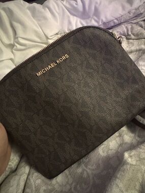 Michael Kors Cindy Crossbody Bag